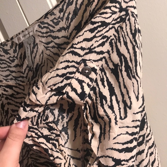 BCBGeneration Zebra Short Sleeve Top Size L - Picture 3 of 7